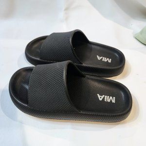 MIA Debera Black Platform Slide Sandals
